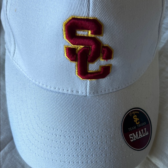 USC Trojans White with Red and Yellow Embroidery Ball Cap NWT - Picture 3 of 8